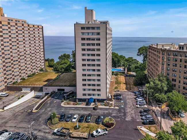 Foto del edificio - 12520 Edgewater Dr