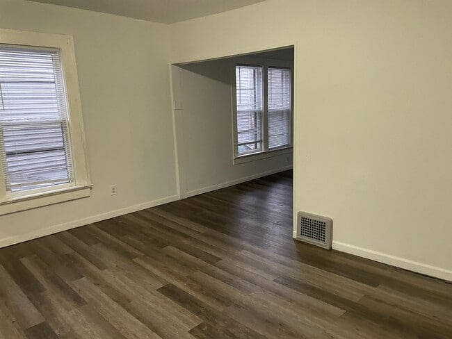 Building Photo - 2287 27th St SW