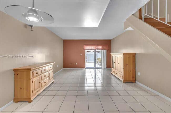 Building Photo - 1757 W 57th St