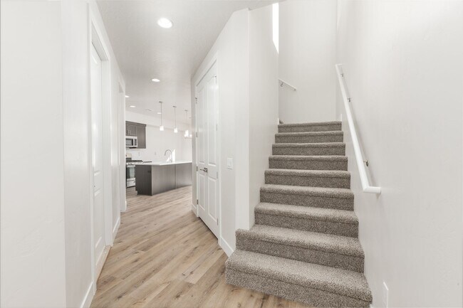 Foto del edificio - Pet Friendly! - Charming 3 Bedroom Townhome