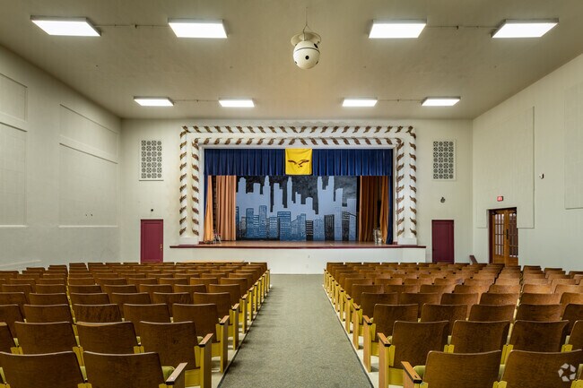 Auditorio - Berkshire Sheboygan Falls Senior Apartments