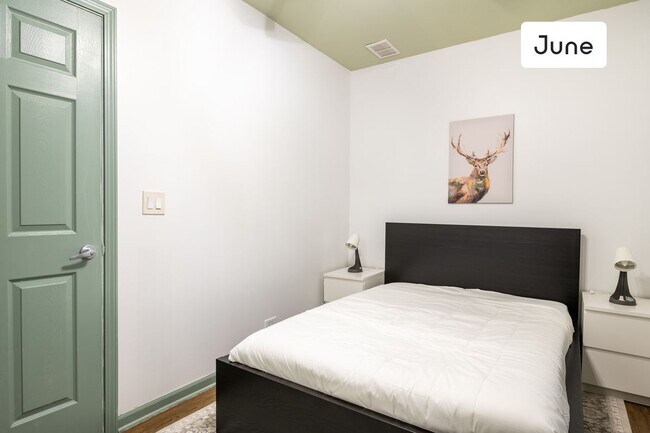 Foto del edificio - ROOM ONLY in 3-bed/1.0-bath Home
