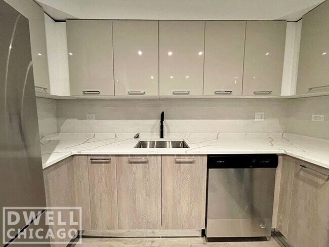 Foto del edificio - 7621 N Sheridan Rd