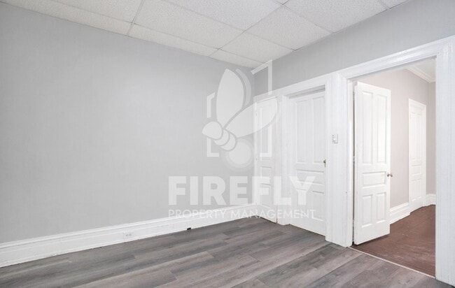 Building Photo - Welcome to your new home—a cozy and stylish spot in a friendly multi-family building right here i...