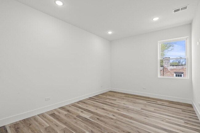 Foto del edificio - 6538 S Rhodes Ave