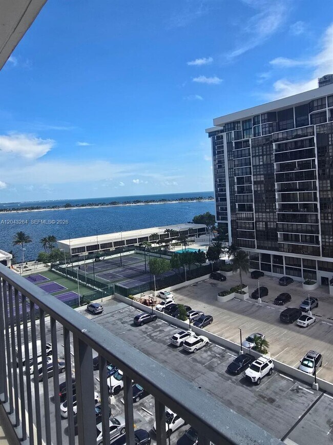 Foto del edificio - 1901 Brickell Ave