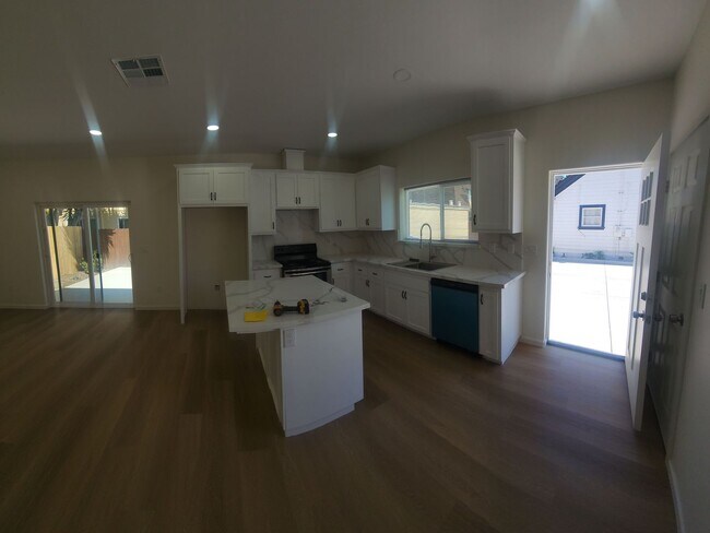 Foto del edificio - 556-556 Foothill Blvd