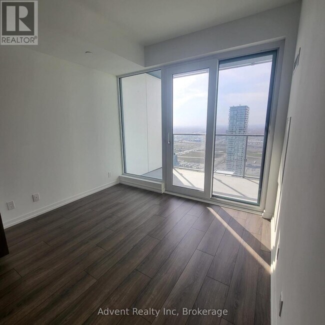 Photo du bâtiment - 7890-7890 Jane St