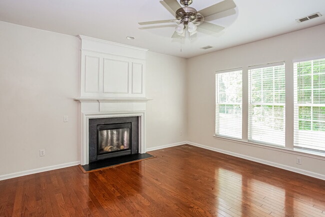 Building Photo - 11240 Cypress View Dr