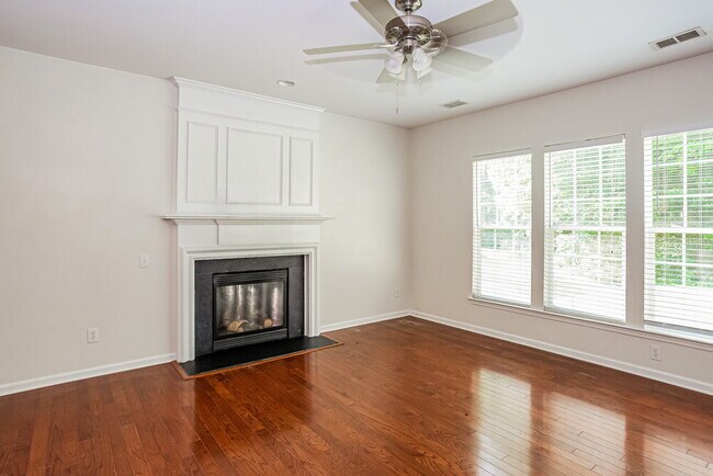 Foto del edificio - 11240 Cypress View Dr