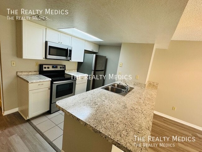 Building Photo - 5012 Laguna Bay Cir