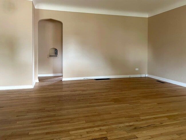 Building Photo - Cozy 2 Bedroom Home In Park Hill! Garage! ...