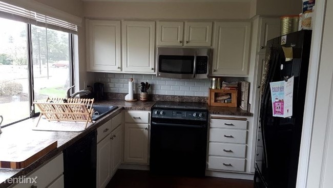 Building Photo - 3 br, 2.5 bath Townhome - 1752 NW 143rd Ave.