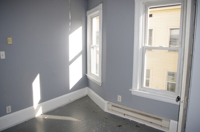 Building Photo - 46 Ames Ave
