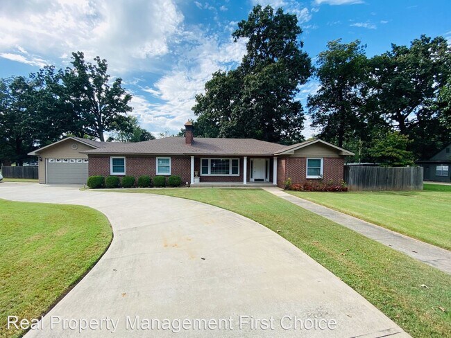 Building Photo - 3 br, 2 bath House - 1115 N 57th Place