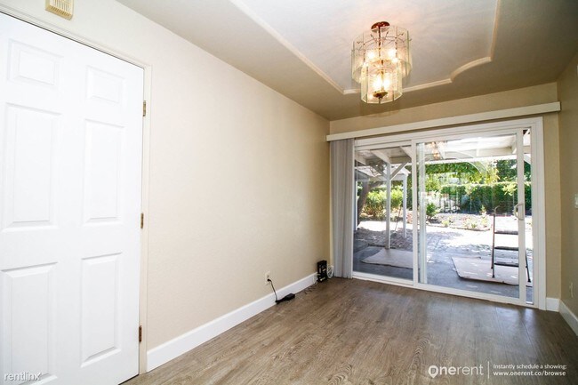 Foto del edificio - 1394 Carlton Ave