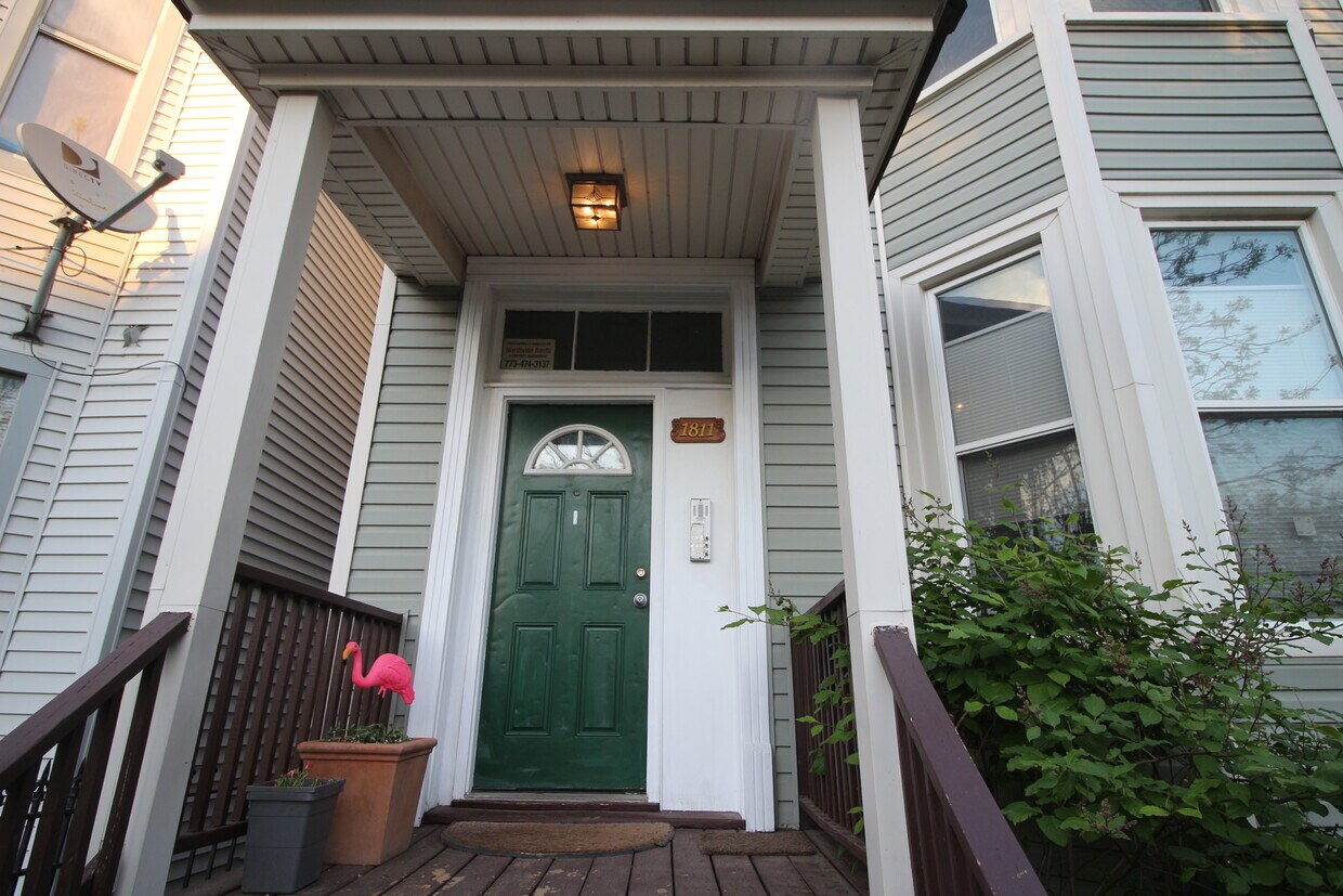 Foto principal - 1811 N Kedzie Ave