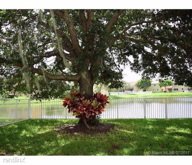 Foto del edificio - 7500 NW 19th Dr