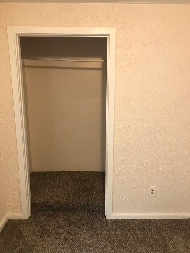 Foto del edificio - 909 W 17th St