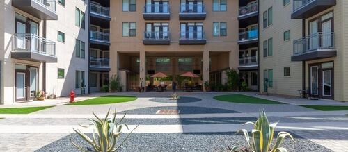Foto del edificio - 1201 W Live Oak St