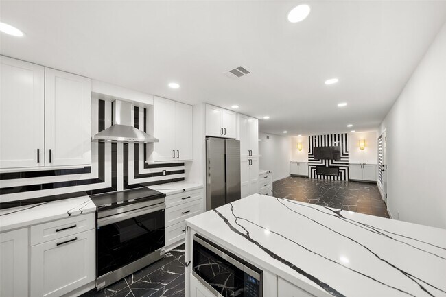 Foto del edificio - 2101 Fountain View Dr