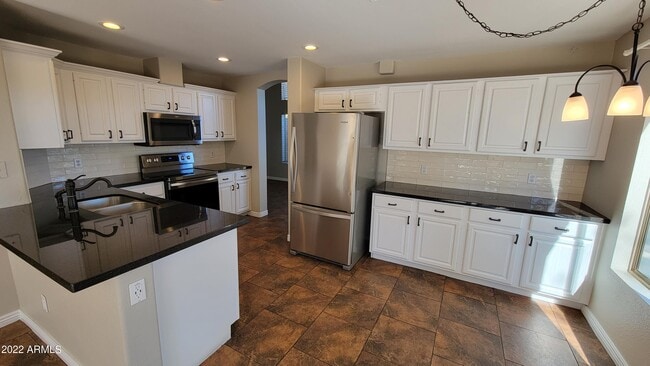 Building Photo - 2151 S Karen Dr