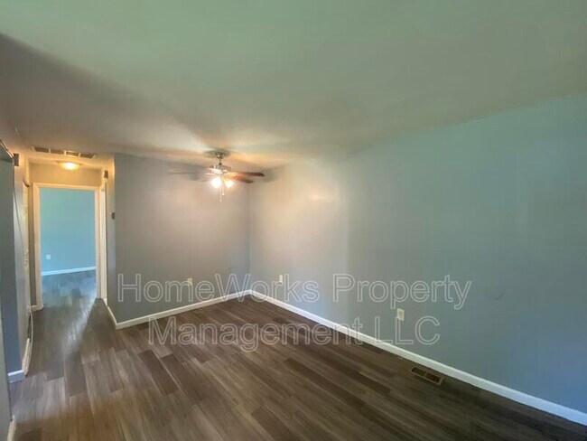 Building Photo - 411 N Bend Rd