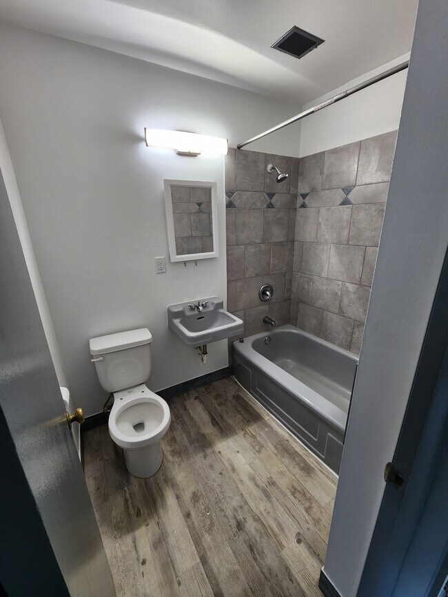 Foto del edificio - 6810 W Morgan Ave