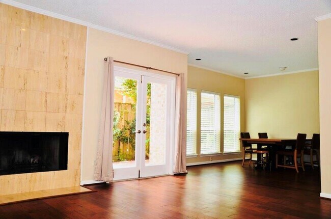 Foto del edificio - 2413 Potomac Dr