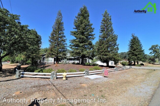 Building Photo - 4 br, 3 bath House - 1102 Hope Lane