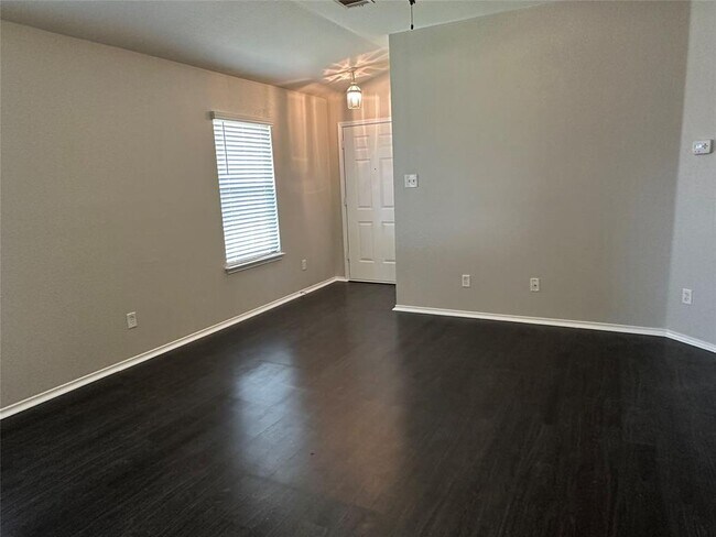 Foto del edificio - 1600 McDowell Bend