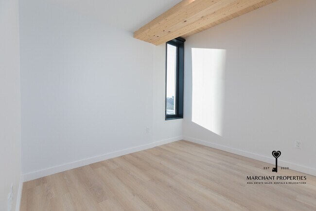 Building Photo - 9 E Lenox St