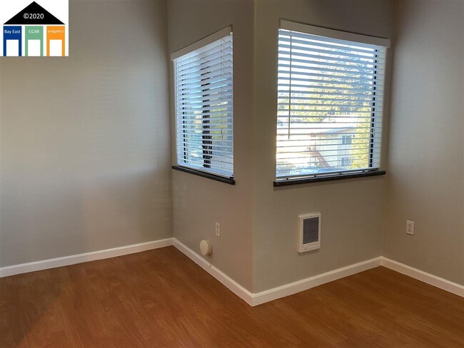 1st bedroom - 1801 University Ave