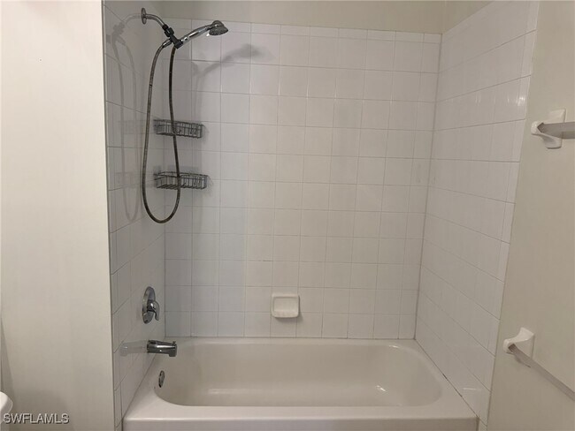 Building Photo - 860 Hampton Cir