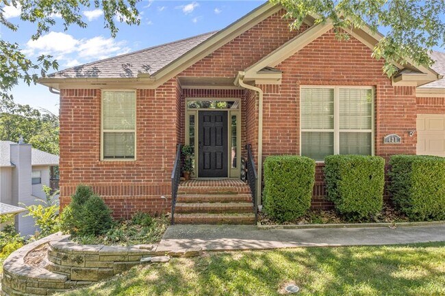 Foto del edificio - 621 Rockcliff Rd