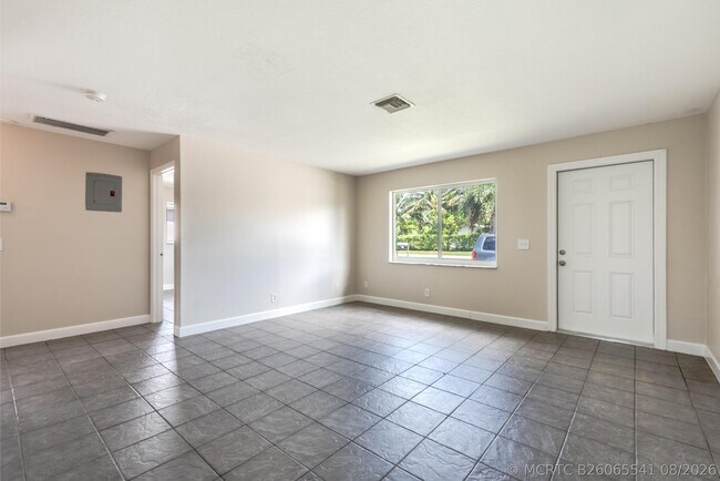 Foto del edificio - 3482 48th Ln S