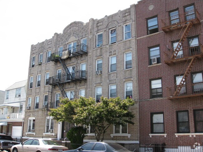 Building Photo - 30 Bay 25th St