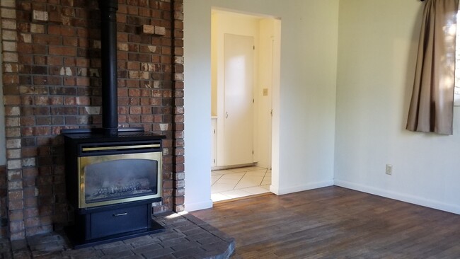 Foto del edificio - 086-862-862.5 11th Duplex, Bend