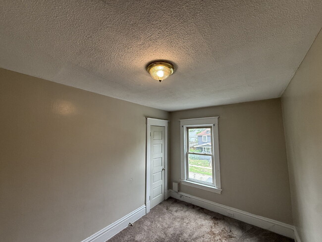 Foto del edificio - 4BR/2BA SE Side Single-family Home