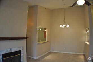 Building Photo - 606 Moonglow Rd