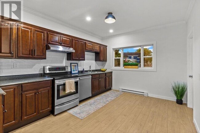 Building Photo - 14 Cavell Ave