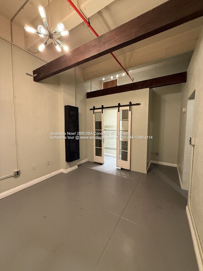 Foto del edificio - CHIC INDUSTRIAL 2BR/2BA CONDO Available Now!