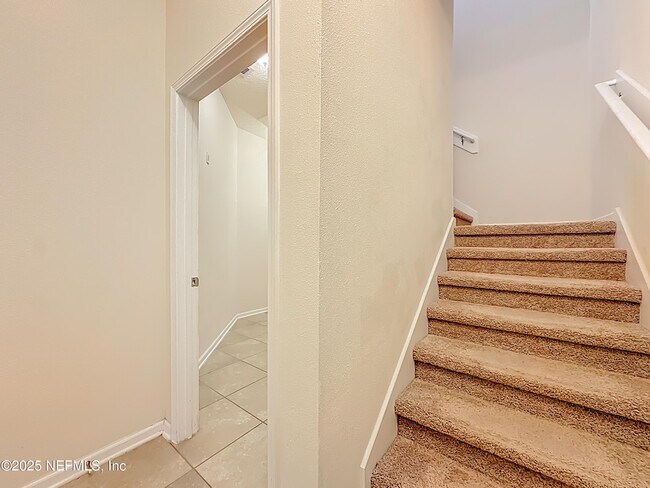 Foto del edificio - 218 Larkin Pl