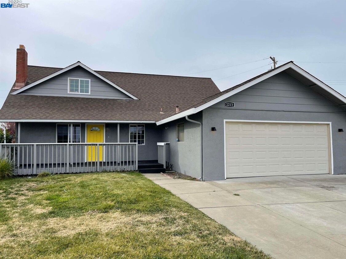 Primary Photo - 2213 Santa Fe Ct
