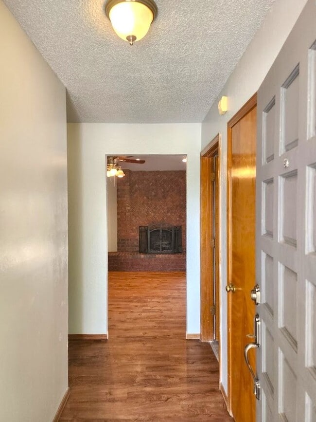 Foto del edificio - 3 Bed 2 Bath 2 Car Garage-Westlake Additio...