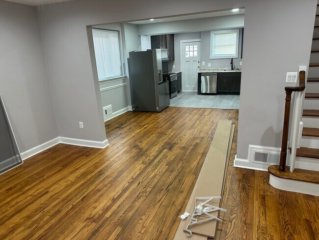 Foto del edificio - 723 Oneida Pl NW