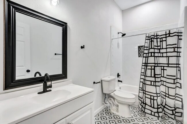 Foto del edificio - 813 W 9th St