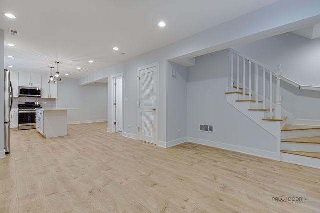 Foto del edificio - 1746 N California Ave