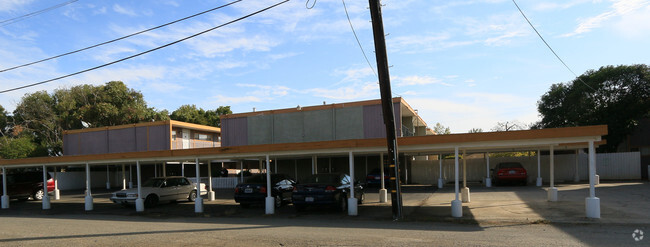 Building Photo - Wonderland Apartments