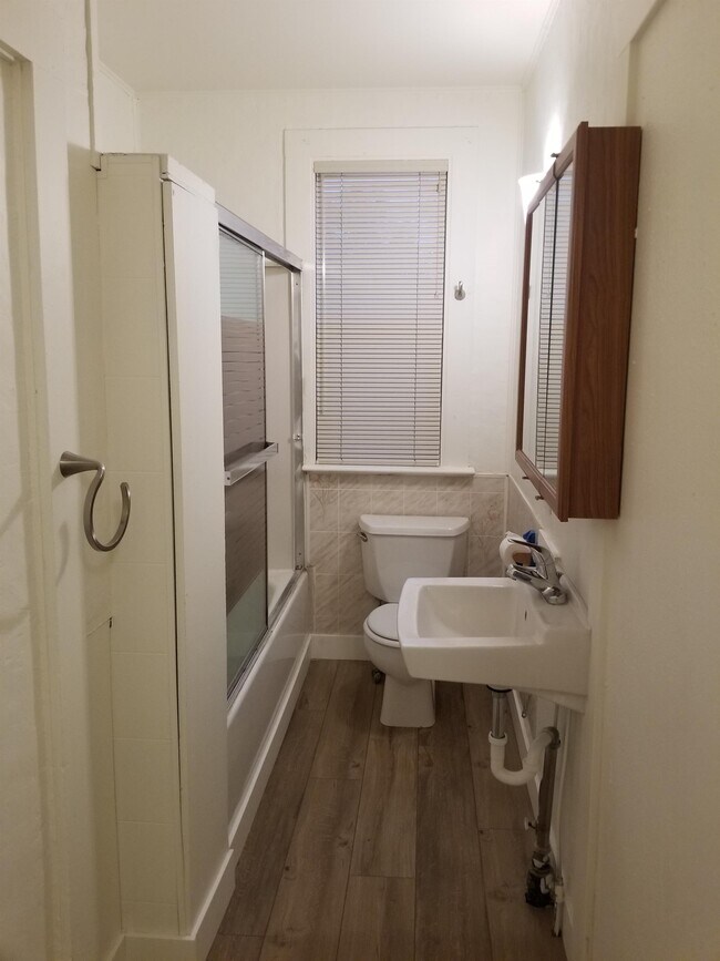 Foto del edificio - 10 N Touchet St